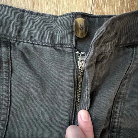 Aerie Women’s Black Elastic Waist Buttoned Shorts with Fringe Hem Size S GUC - Picture 8 of 9